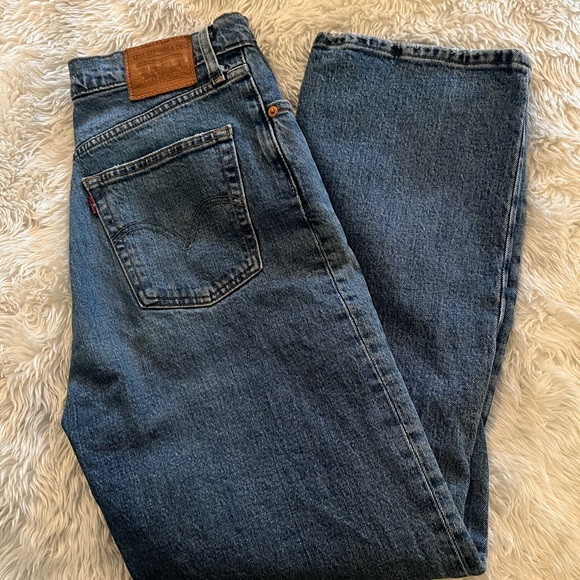 Levi’s Ribcage High Rise Straight - Picture 3 of 3